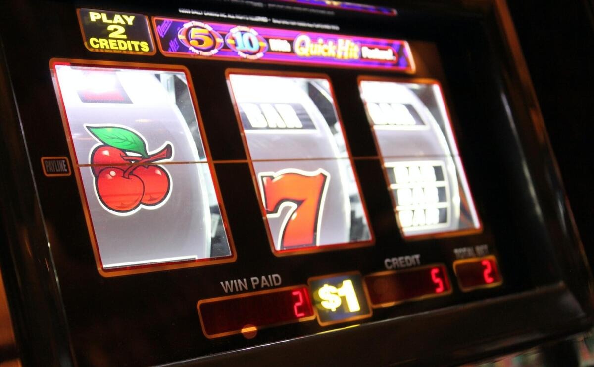 WHY ARE FRUIT SYMBOLS USED IN SLOT MACHINES