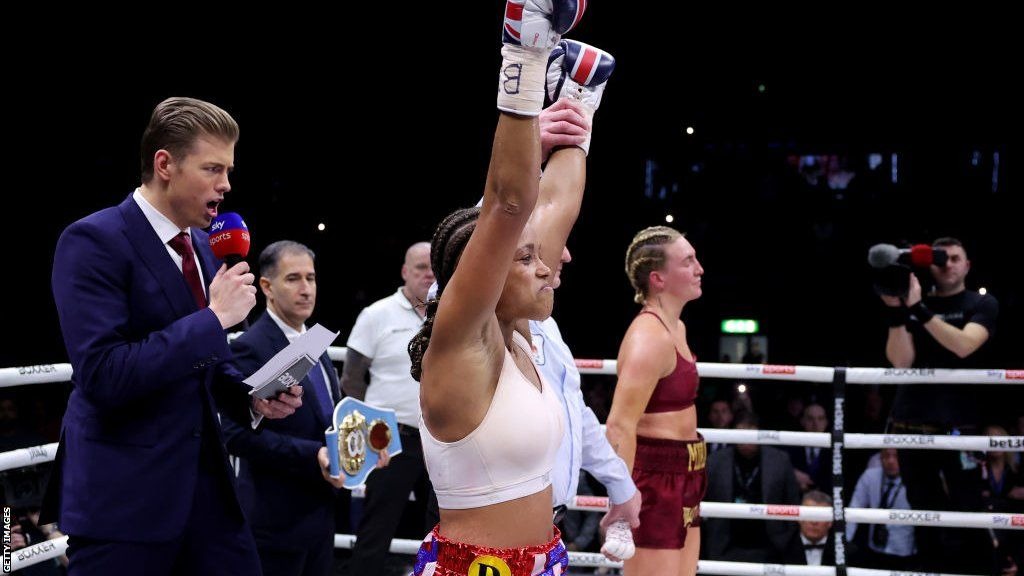 Natasha Jonas retains title after blockbuster battle with Mikaela Mayer.